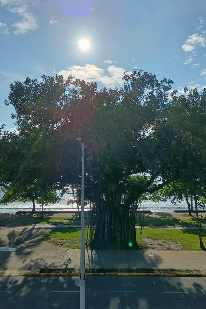 Apartamento Com Vista Pro Mar No Centro De Ubatuba - 2 Quartos E Cozinha Completa 0*,