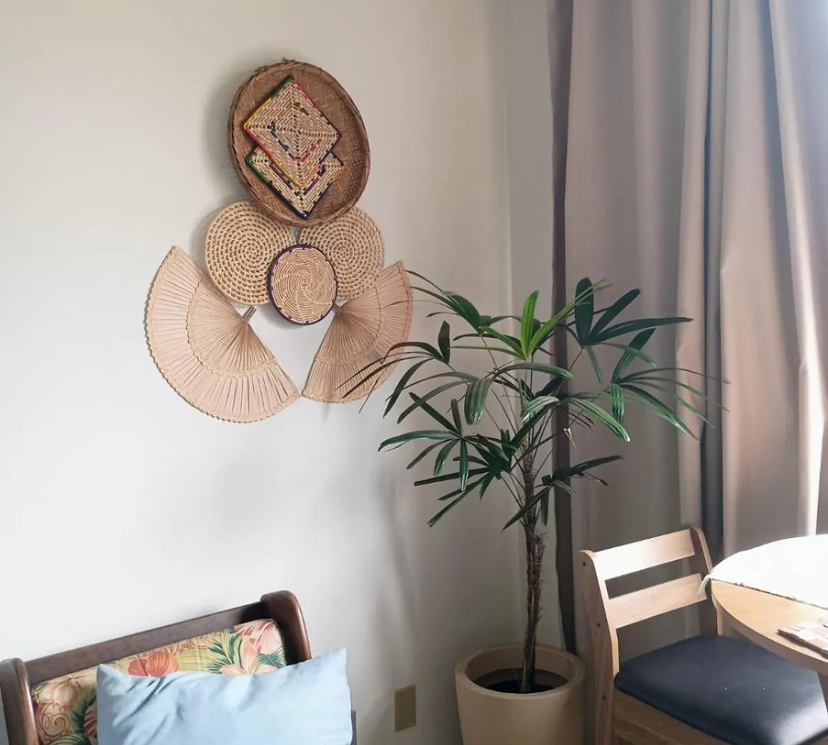 Apartamento Com Vista Pro Mar No Centro De Ubatuba - 2 Quartos E Cozinha Completa