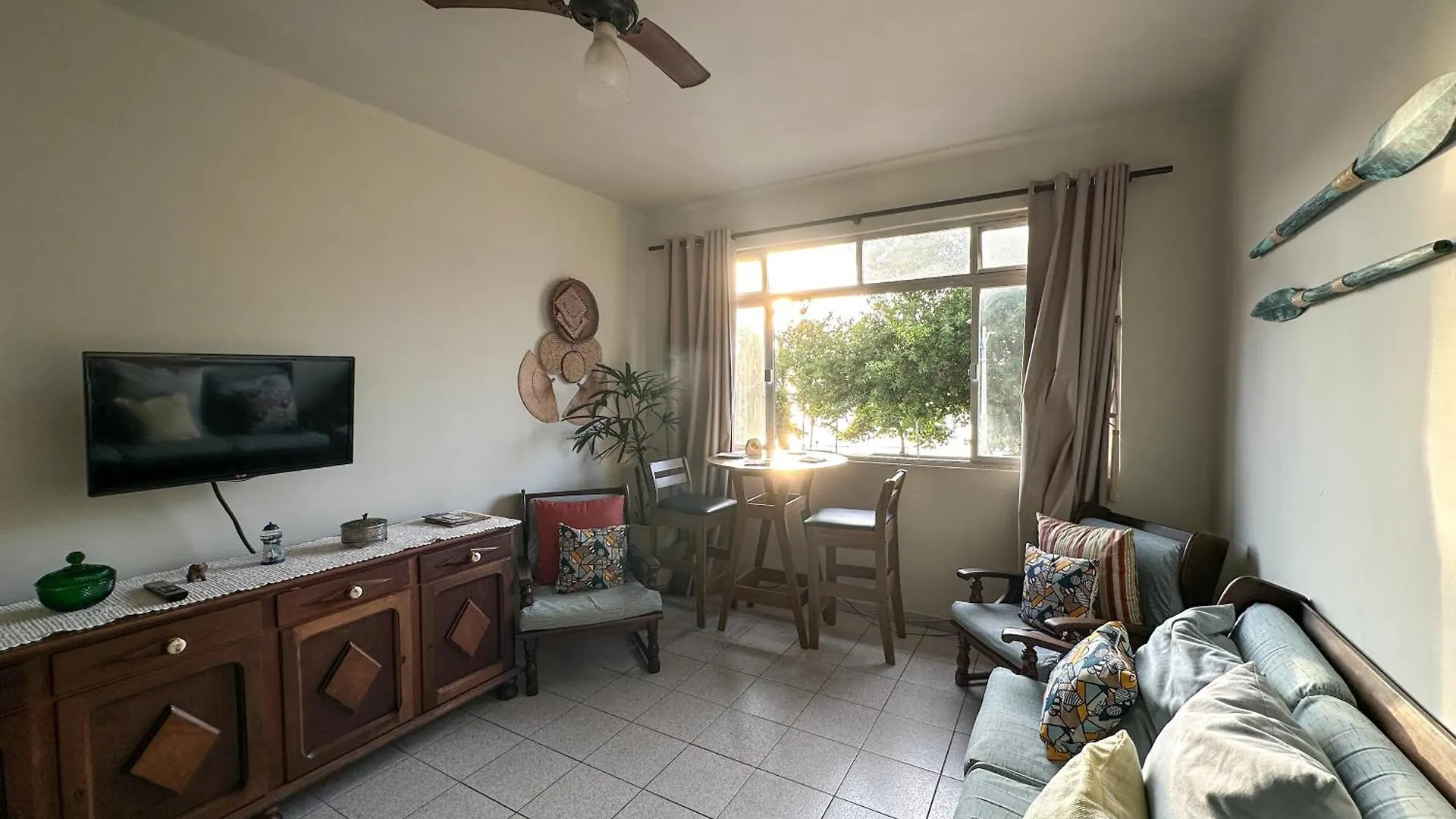Apartamento Com Vista Pro Mar No Centro De Ubatuba - 2 Quartos E Cozinha Completa