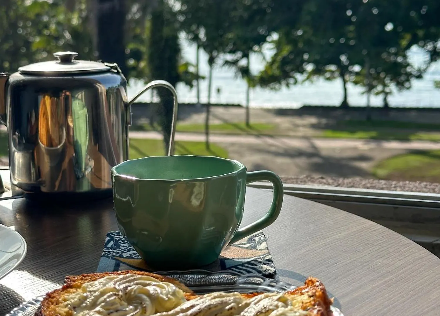 Apartamento Com Vista Pro Mar No Centro De Ubatuba - 2 Quartos E Cozinha Completa