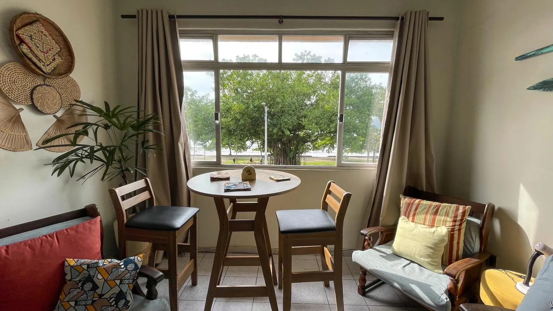 Apartamento Com Vista Pro Mar No Centro De Ubatuba - 2 Quartos E Cozinha Completa Brasil