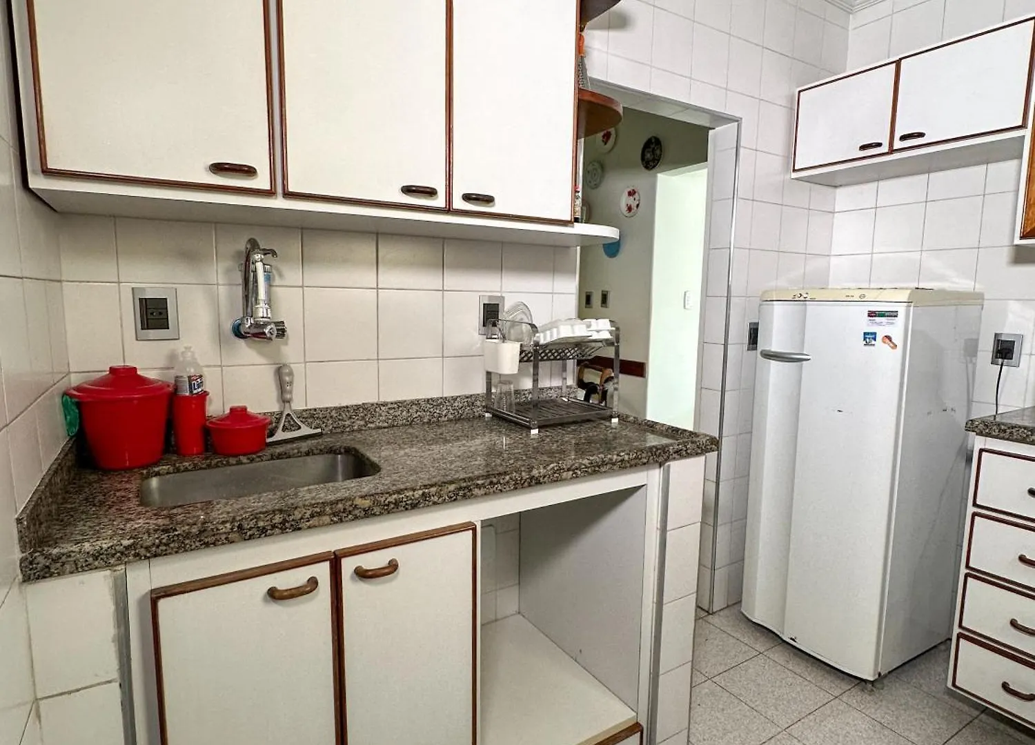 Apartamento Com Vista Pro Mar No Centro De Ubatuba - 2 Quartos E Cozinha Completa