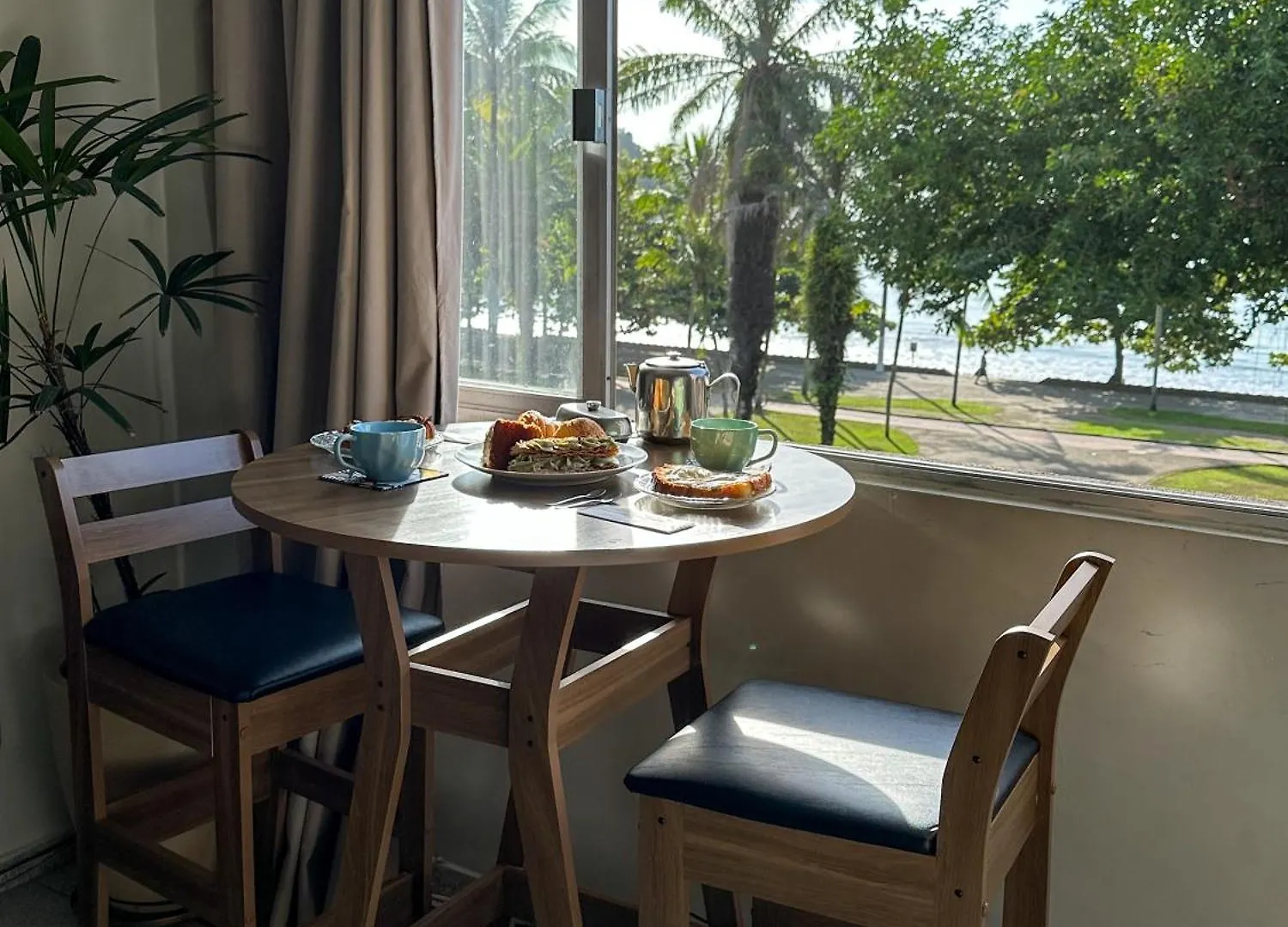 Apartamento Com Vista Pro Mar No Centro De Ubatuba - 2 Quartos E Cozinha Completa Brazil