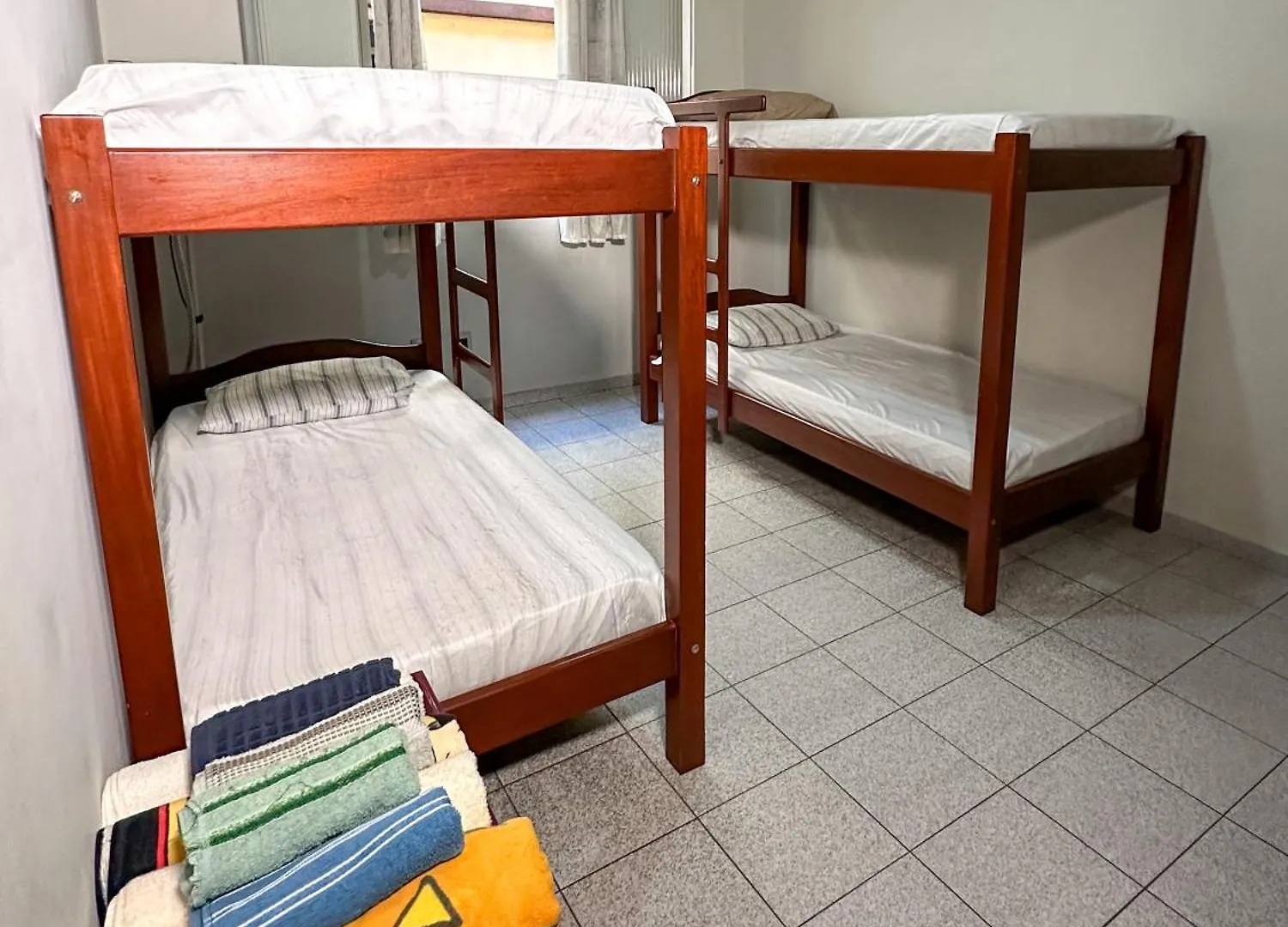 Apartamento Com Vista Pro Mar No Centro De Ubatuba - 2 Quartos E Cozinha Completa